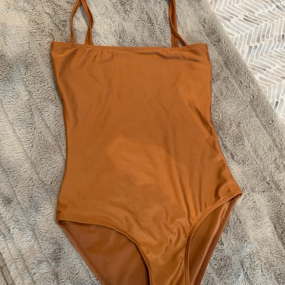 Onepiece swimsuit - Picture 2 of 4